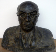 Busto del Prof. Salvat